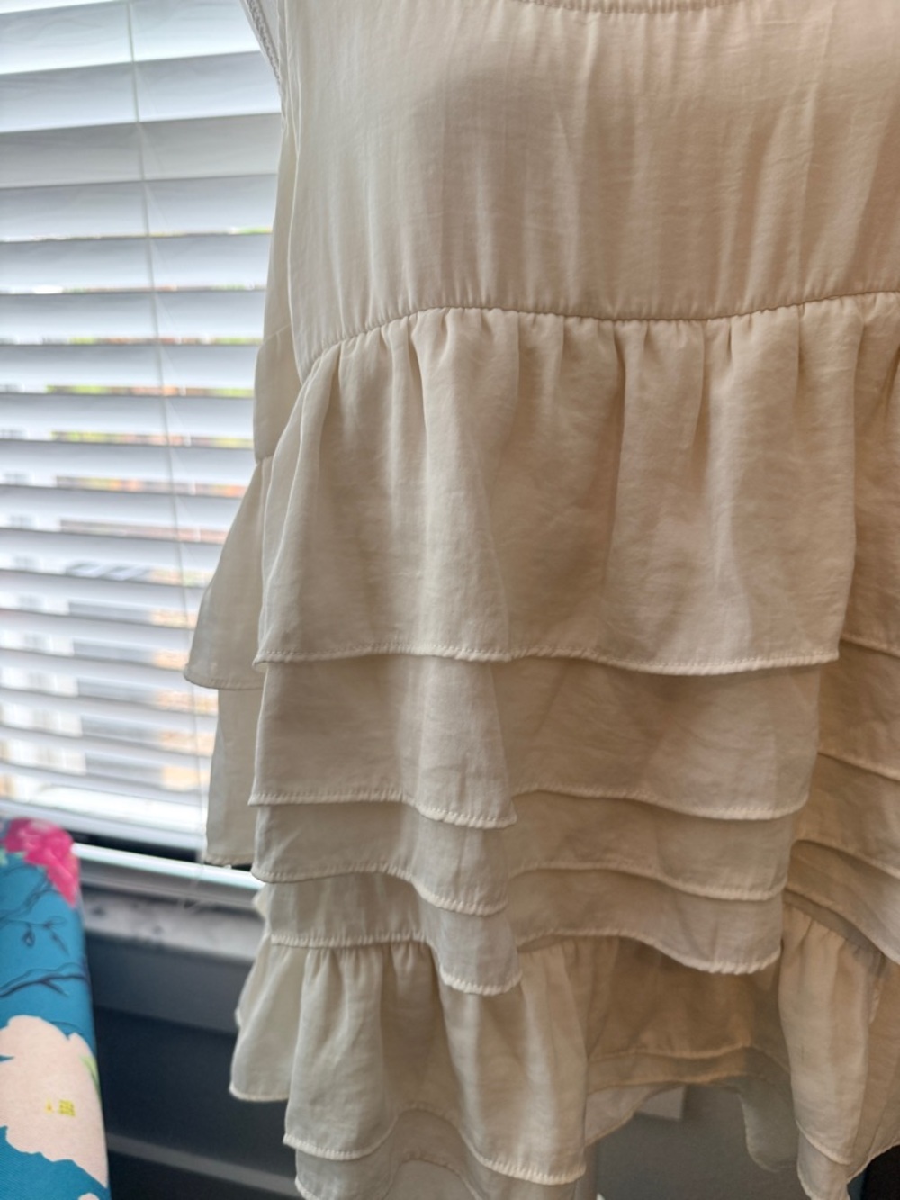 Who What Wear Layered Ruffle Tank Top - Picture 2 of 7